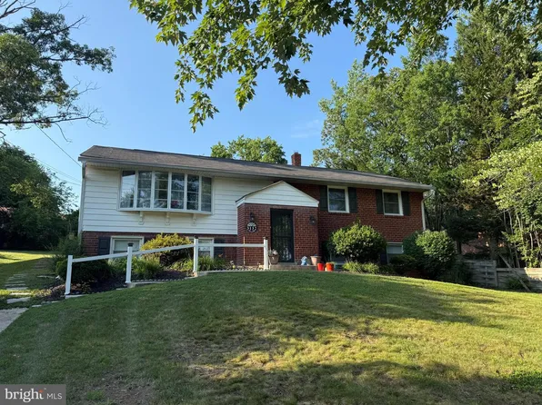 3132 Christine Dr, Beltsville, MD 20705