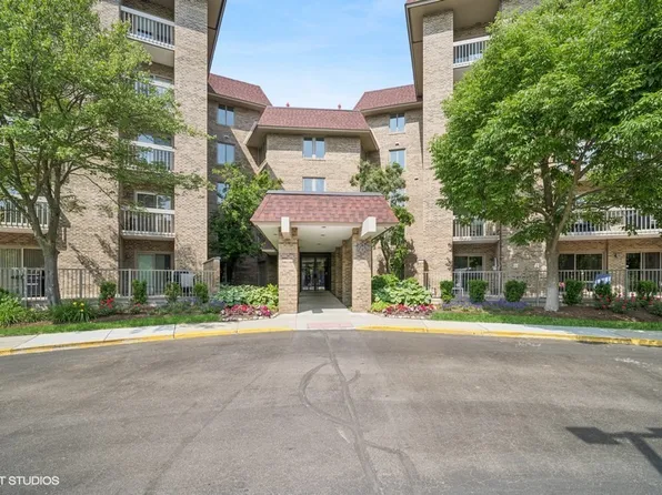 1280 Rudolph Rd APT 1K, Northbrook, IL 60062