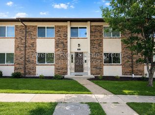21 Pretoria Dr APT D, Ellisville, MO 63021