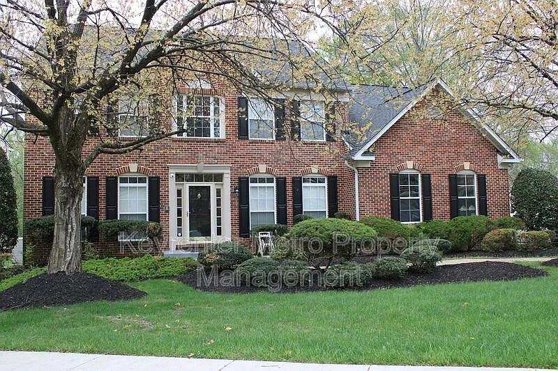 4 bed, 3.0 bath, 4384 sqft, $4,250 — Photo 3