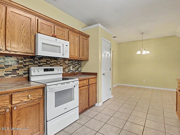 3rd image of 19505 Wallace Way