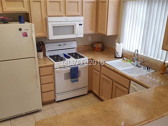 4th image of 10840 Mission Lakes Ave