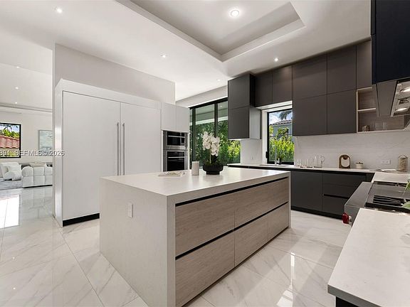 5th image of 4430 Nautilus Dr