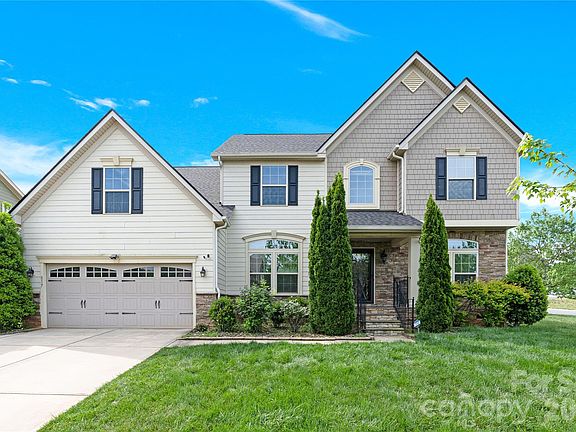 2nd image of 817 Wingthorn Rose Dr