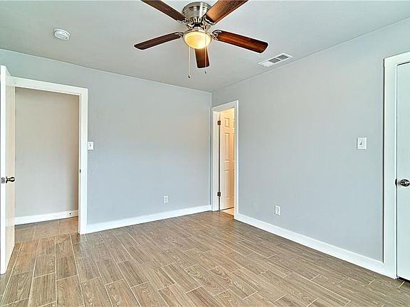 5th image of 4913 Broadhill Dr