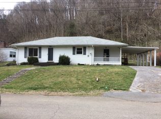 208 Hilton St, Pembroke, VA 24136