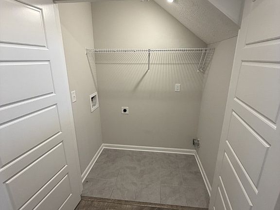 5th image of 3236 Clemons Cir