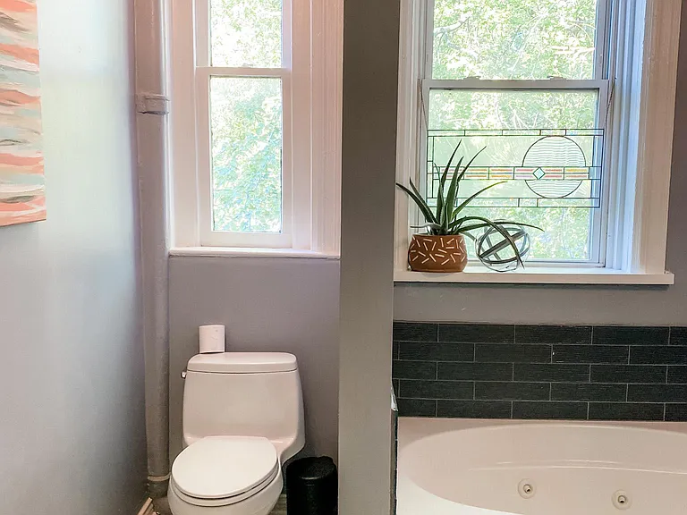 1140 S Floyd St — Photo 32