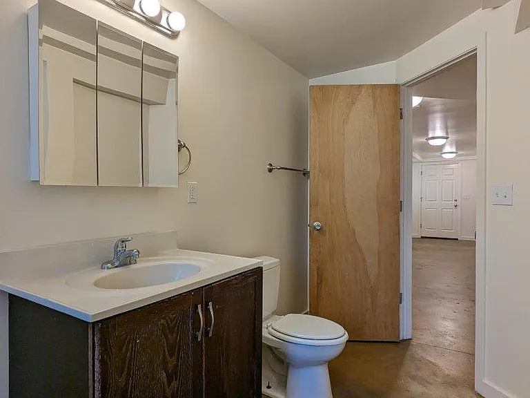 Hillegass Court Apartments — Photo 26