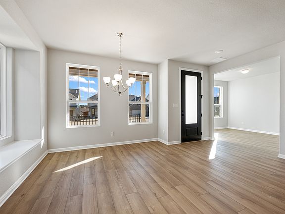 Lariat - Raven Interior Image 3