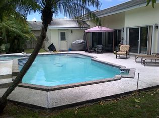 1460 SW 104th Ave, Pembroke Pines, FL 33025