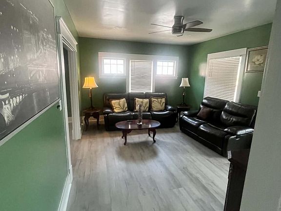 3rd image of 4010 Taylor Blvd