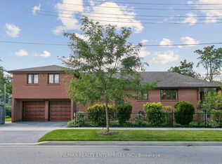 19 Coules Ct, Toronto, ON M8W 2N8