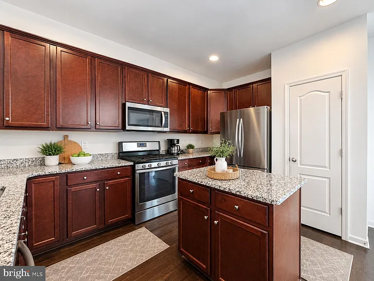 4811 Hicks Dr — Photo 13