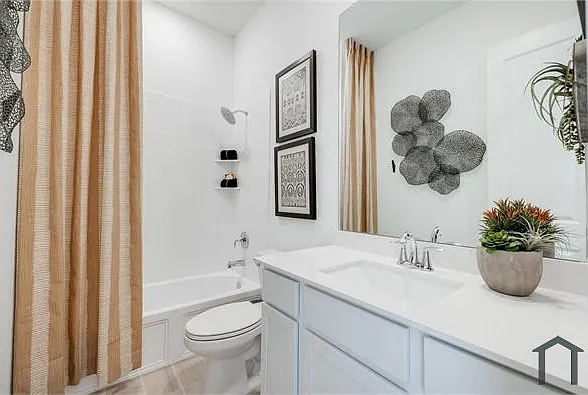 4 bed, 2300 sqft, $3,258 — Photo 2