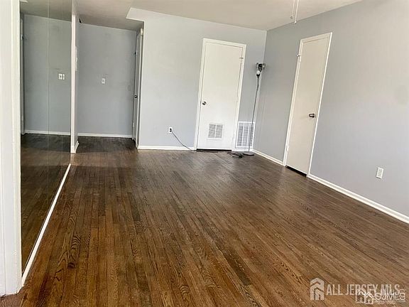 3rd image of 128 College Dr