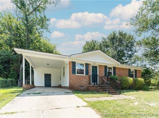 6402 Beacon St, Fayetteville, NC 28311