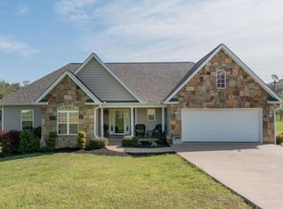 211 Montgomery View Dr, Harriman, TN 37748