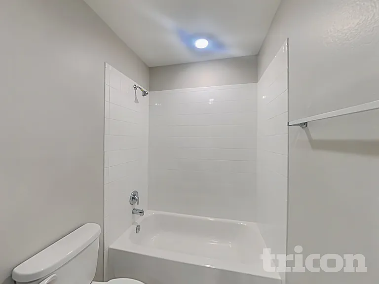 1002 Meadow Wood Ln — Photo 8