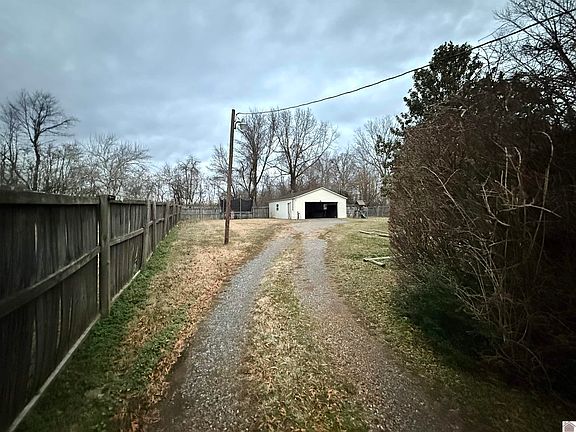 3rd image of 294 Chris Dr