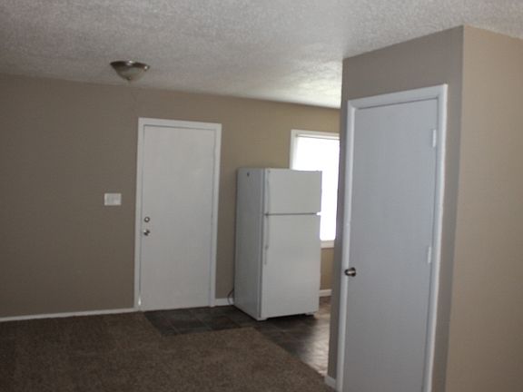 4th image of 3909 E 47th St