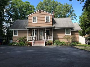 28 Chelmsford Rd, Bedford, MA 01730