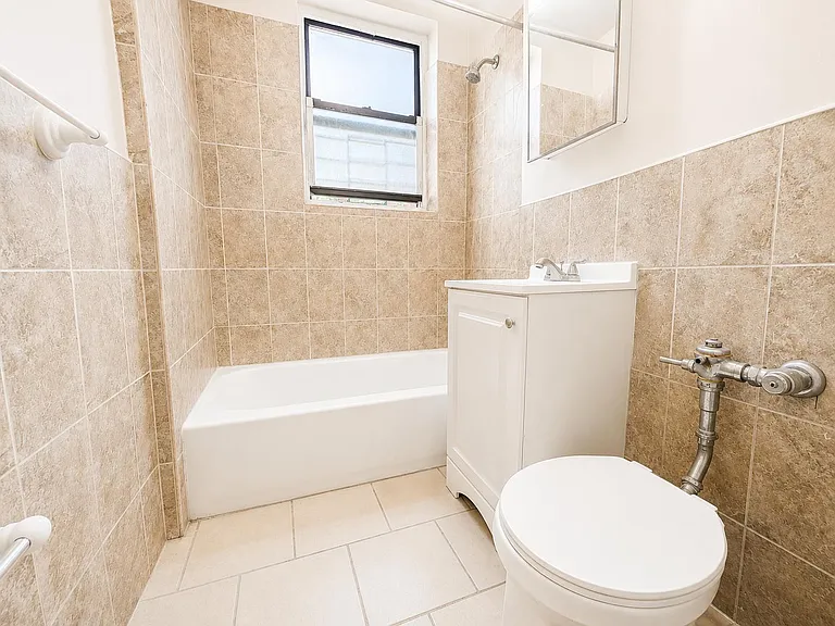 973 Aldus St #2D — Photo 7