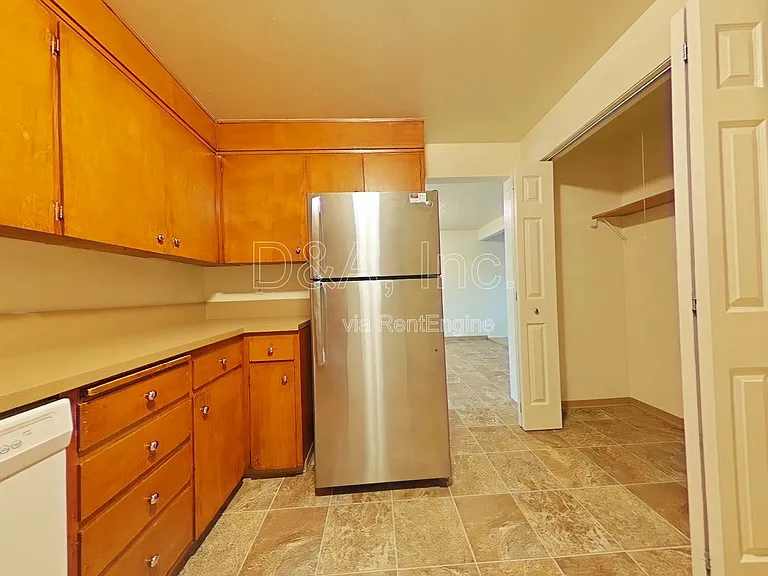 2014 S Main St #5 — Photo 6