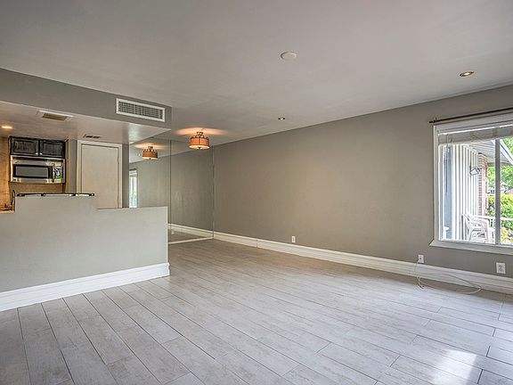 2nd image of 1428 Lorilyn Ave Unit 2