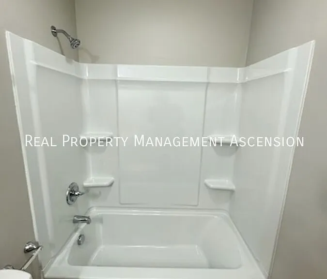 5330 Dupont St — Photo 12