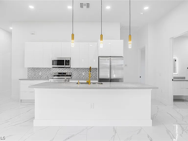 3604 29th St SW — Photo 22