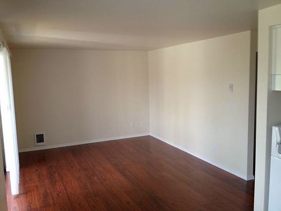 5th image of 601 SE 8th Ave APT B206