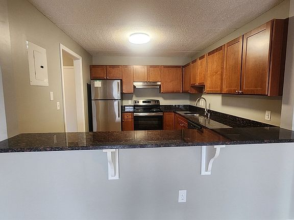3rd image of 50 Island View Pl APT 405