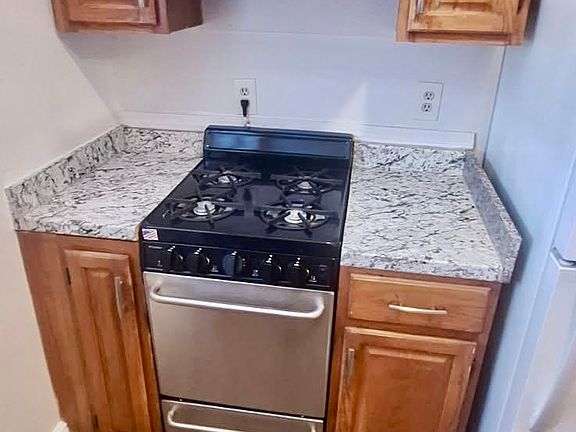 2nd image of 55 Lincoln St #21
