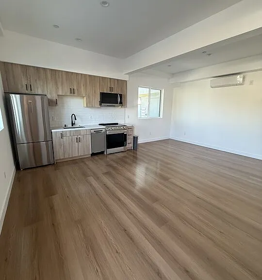 3941 Wade St #1/2 — Photo 5