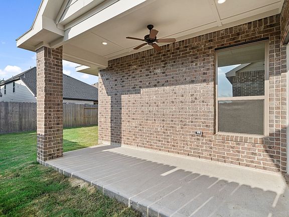 3rd image of 311 Violet Crown Ln