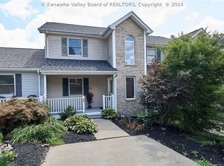 20 Deer Valley Dr, Hurricane, WV 25526