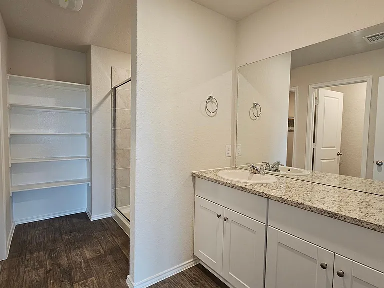 2825 Brogan Crk — Photo 12