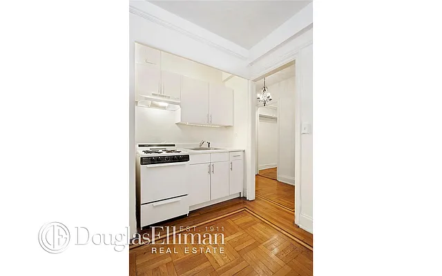 Sold by Douglas Elliman | media 18