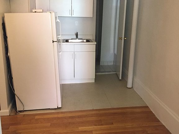 5th image of 233 W 19th St APT 13