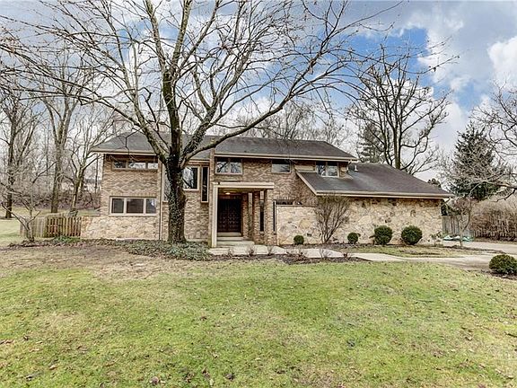 2nd image of 5867 Batsford Dr