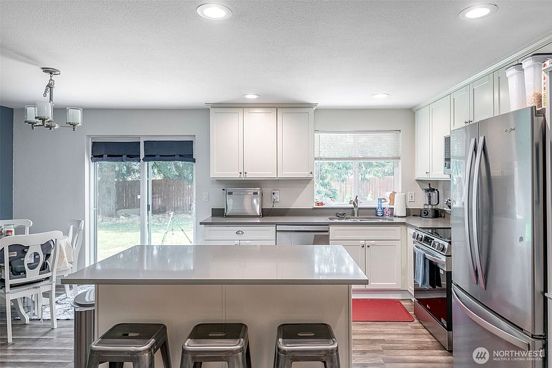 3rd image of 10111 Grove Road SE