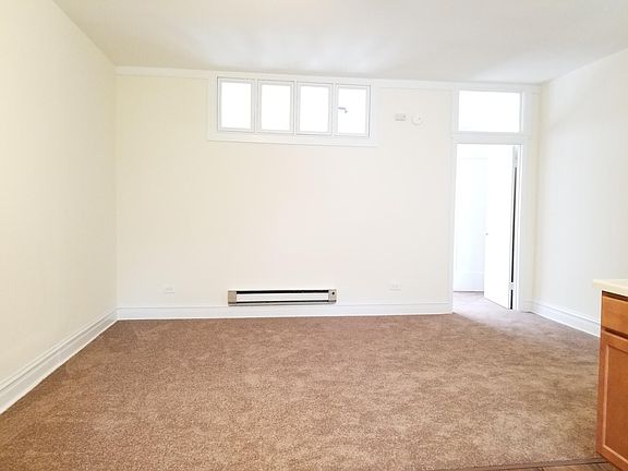 3rd image of 2516 N Lincoln Ave #2