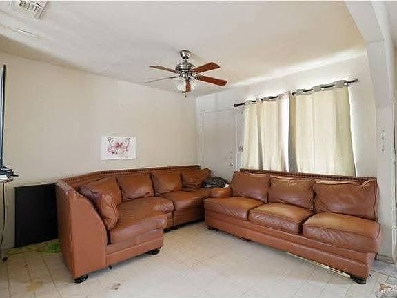 3rd image of 3000 Gumwood Ave