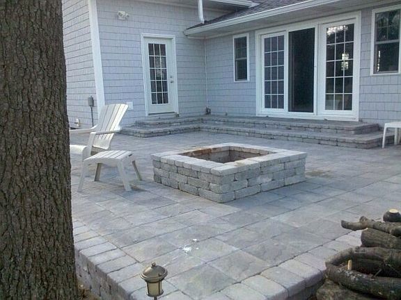 Back patio and fire pit 