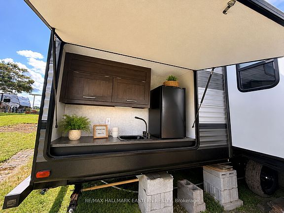 3rd image of 1280 Gail Park Dr N #2