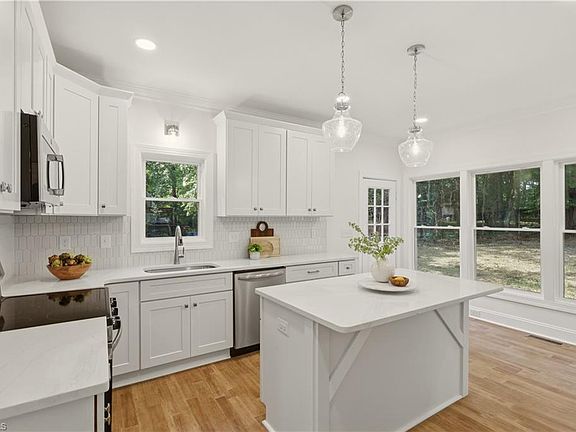 3rd image of 1314 Dogwood Dr