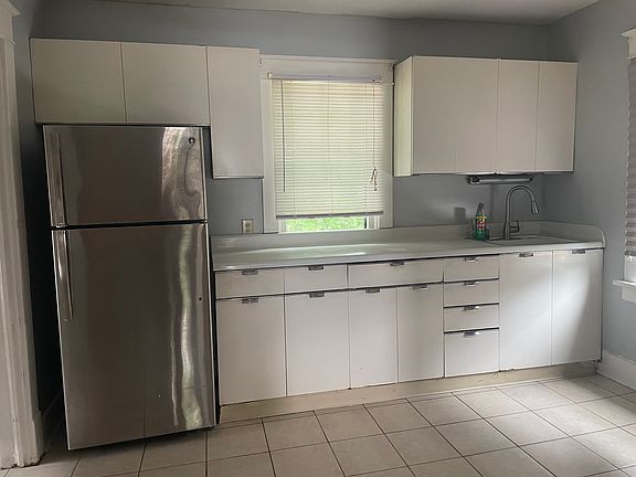 3rd image of 4653 McNeil Ave