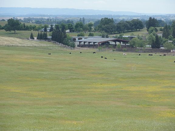 4th image of 20160 Coyote Creek Ln.