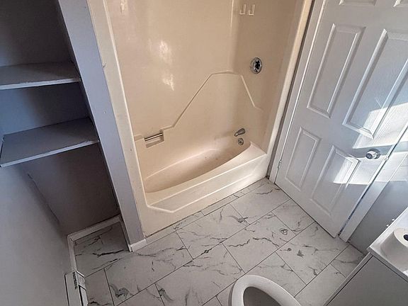 4th image of 31 Freedom St #4